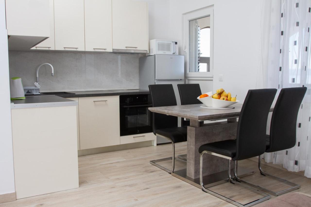 Unforgettable Sea View Apartments Bakota Podstrana Luaran gambar